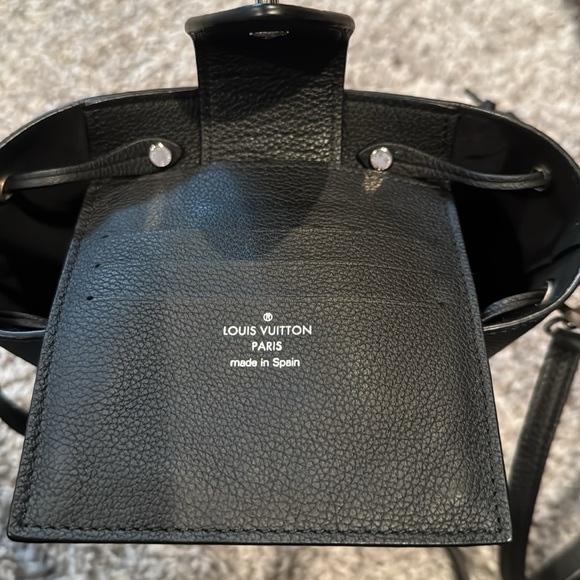 LOUIS VUITTON Louis Vuitton Nano Lock Me Bucket M68709 Shoulder Bag Noir - Picture 3 of 5